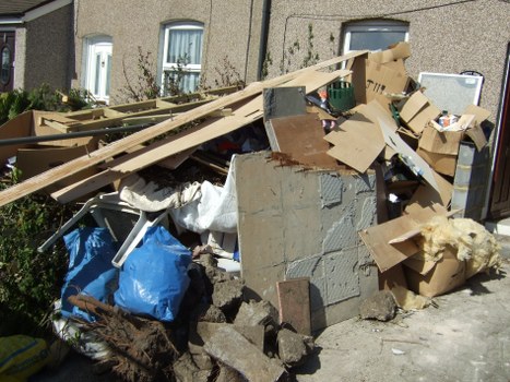 Waste disposal regulations sign in Morden